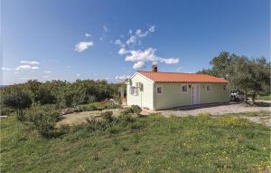Awesome Home In Koromacno With Wifi