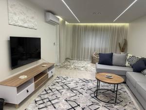 شقه للايجار المفروش في " مدينتي "