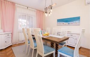 Lovely Home In Barbat