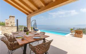 3 Bedroom Nice Home In Blato - 5hvězdičkové hotely ve městě Blato