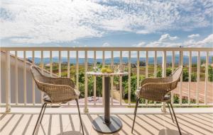 4 Bedroom Amazing Home In Vinjani Donji 