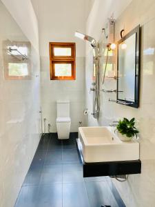 2V Villa, In Habaraduwa City, Near Unawatuna and Thalpe beach, Koggala Airport and Lagoon, Galle Dutch Fort,