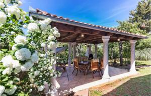 1 Bedroom Cozy Apartment In Valtura 