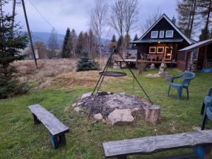 Domek Adam z widokiem na góry Lasówka