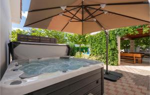 4 Bedroom Amazing Home In Vinjani Donji 