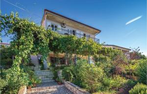 Amazing Apartment In Novi Vinodolski 