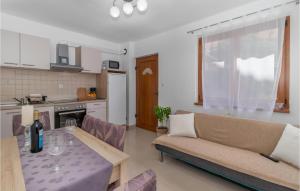 Cozy Apartment In Dramalj With Wifi