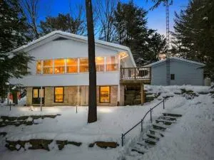 4Bdrm Muskoka Retreat, Fire Table, Games, Netflix - Bala