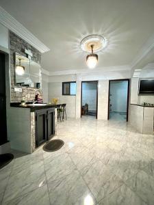 بيت هادئ وفي جانب شاطئ