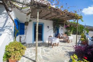 Castelopetra Amorgos Greece