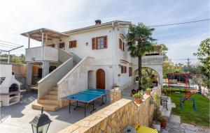 3 Bedroom Awesome Apartment In Malinska 
