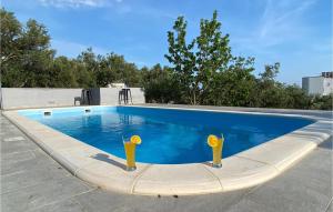 Three-Bedroom Holiday Home In Kastel Stari
