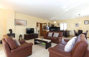 3 Bedroom Cozy Home In Liznjan