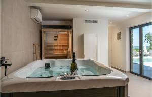 Amazing Home In Bartici With Wifi