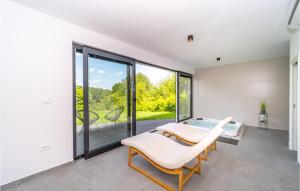 Lovely Home In Barbarici Kravarski With Sauna 