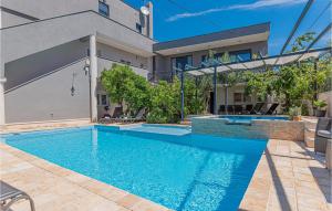 1 Bedroom Lovely Apartment In Brodarica