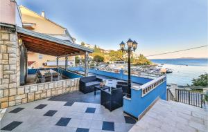 8 Bedroom Lovely Home In Okrug Gornji 