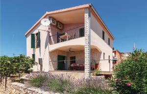 1 Bedroom Amazing Apartment In Maslenica 