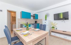 1 Bedroom Lovely Apartment In Brodarica