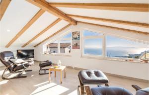 Awesome Home In Icici With Wifi 