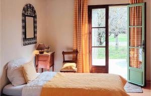 Maisons de vacances 3 Bedroom Gorgeous Home In Creysse : photos des chambres
