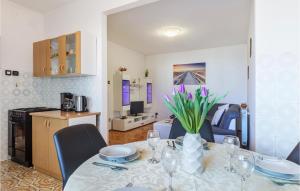 Amazing Apartment In Galizana With Wifi 