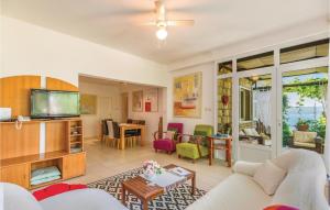 Holiday Home Mimice 21 With Outdoor Swimmingpool