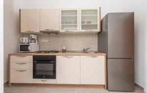 4 Bedroom Pet Friendly Home In Privlaka 