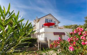 2 Bedroom Awesome Apartment In Krk