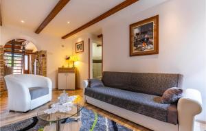 2 Bedroom Awesome Home In Kavran 