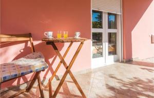 3 Bedroom Nice Home In Sikovo 