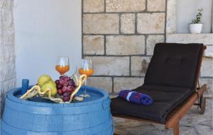 Three-Bedroom Holiday Home In Pucisca