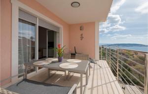 Lovely Apartment In Seget Donji