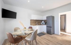 Cozy Apartment In Dramalj With Wifi 