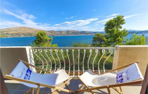 Stunning Home In Okrug Donji With Kitchenette 