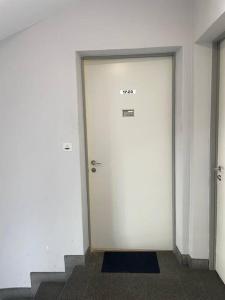 Practical Studio nearby Lake - Cross 6