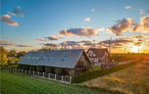 Nice Apartment In Darlowo With Kitchen