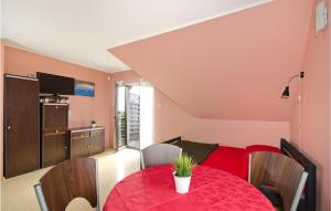 Nice Apartment In Darlowo With Kitchen