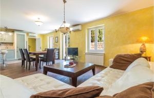 Stunning Home In Rovinj With Wifi