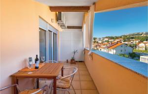 Amazing Apartment In Palit With Wifi