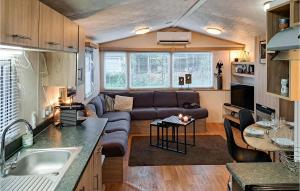 Awesome Stacaravan In Vollenhove