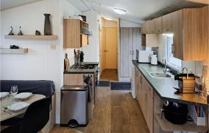 Awesome Stacaravan In Vollenhove