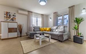 3 Bedroom Nice Home In Krsan