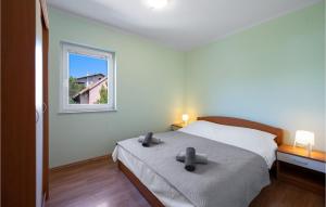 1 Bedroom Gorgeous Apartment In Murter