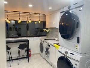 Gaon stay #sillim stn 2min #airport bus 1min #gangnamhongdae 20min #yeouido10min #longtermstay discount #healingproperty