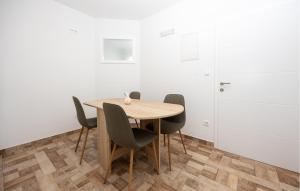 Cozy Apartment In Imotski 