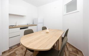 Cozy Apartment In Imotski