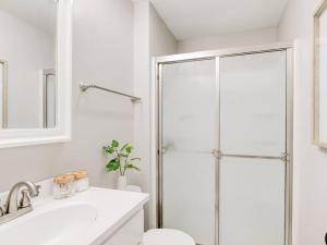 Cozy 1-Bedroom Retreat, New Remodel, Fast Wi-Fi