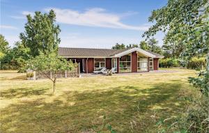 Three-Bedroom Holiday Home In Sjallands Odde