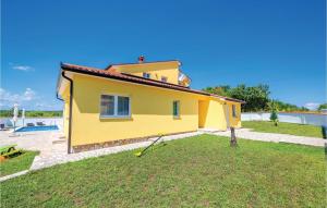 4 Bedroom Stunning Home In Labin 
